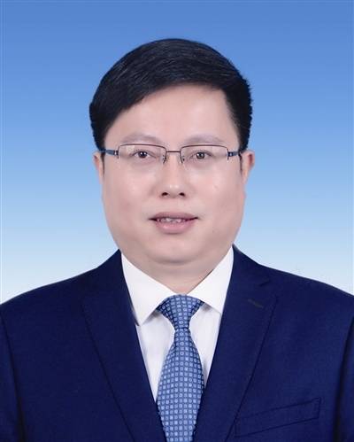 周峰（浙江省宁波市象山县自然资源和规划局党组书记、局长、自然资源行政执法队队长）