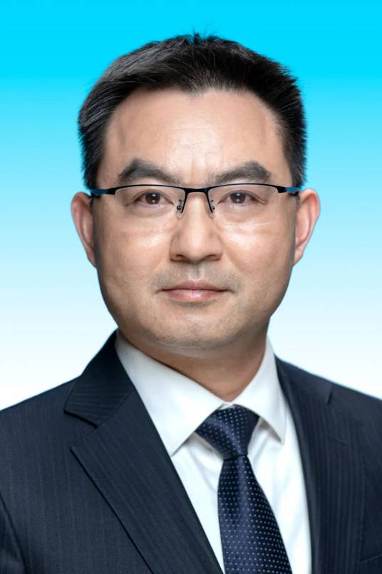 袁纲（四川省甘孜藏族自治州人民政府党组成员、副州长）