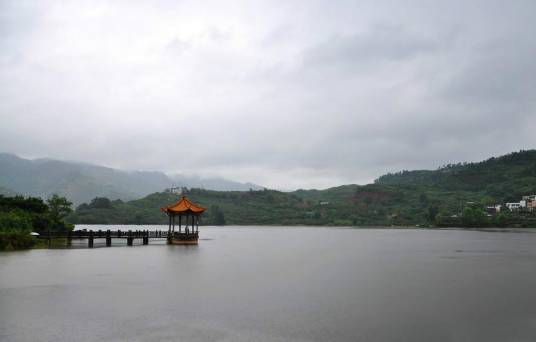 龙泉湖（四川龙泉湖）