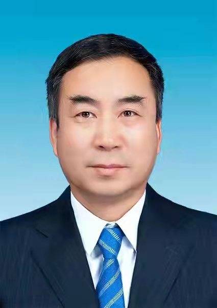 杨中新（内蒙古赤峰市人大常委会原秘书长）