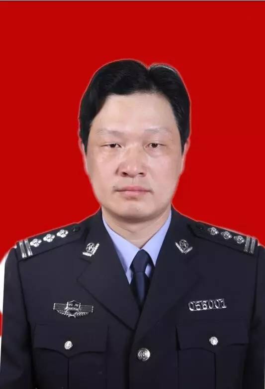 佘东（巴中市公安局交警支队支队长）